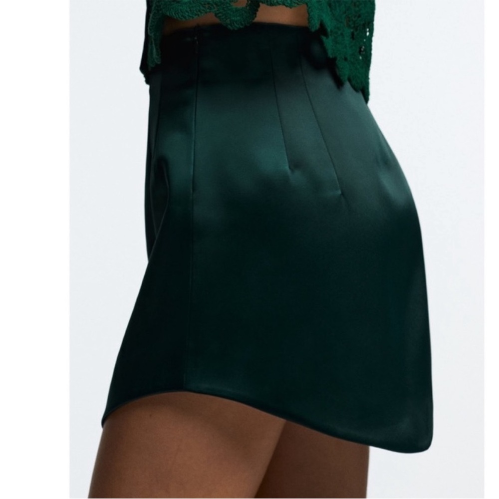 ZARA SATIN EFFECT MINI SKIRT